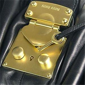 ~E~E RN0476 MATELASSE SH BK